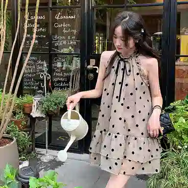 识恩 通勤圆领薄款套头纯色短款无袖连衣裙 女款