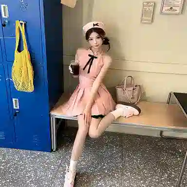 识恩 拼色适中修身时尚无袖连衣裙 女款