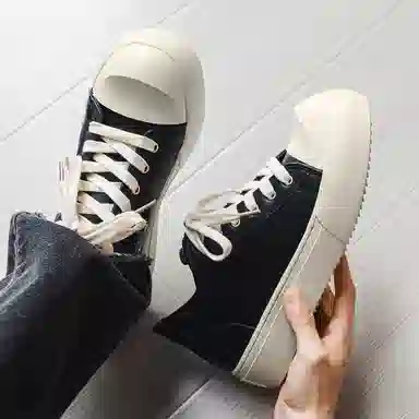 MIIOW Low Top Sneakers