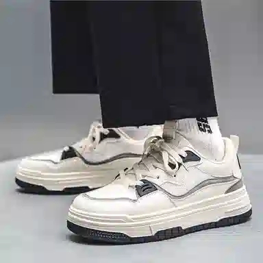 MIIOW Low-Top Sneakers