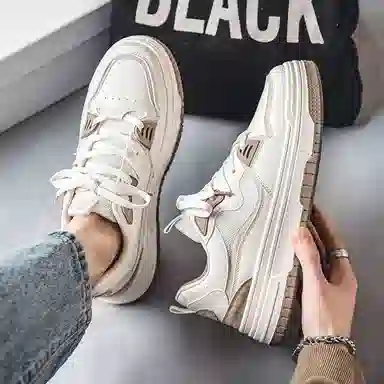 MIIOW Low-Top Sneakers