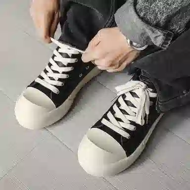 MIIOW Low Top Sneakers