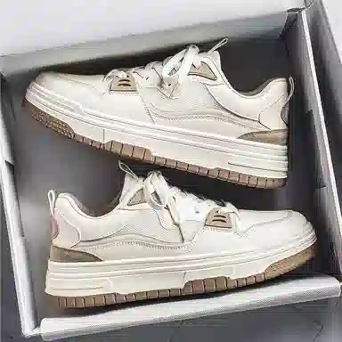 MIIOW Low-Top Sneakers