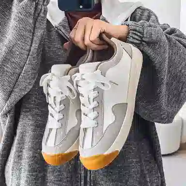 MIIOW Low Top Sneakers