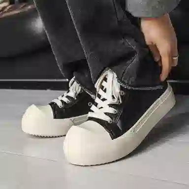 MIIOW Low Top Sneakers