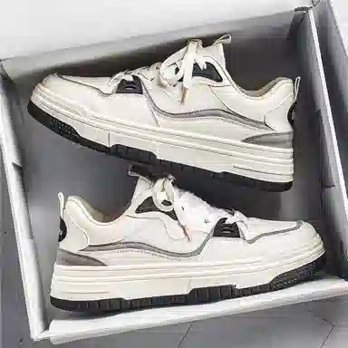 MIIOW Low-Top Sneakers