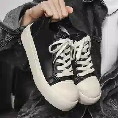 MIIOW Low Top Sneakers
