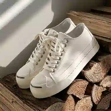 MIIOW Classic Retro Low Sneakers