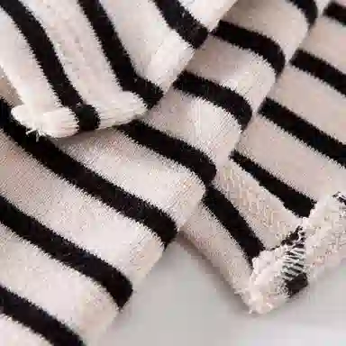 TLXT chic T