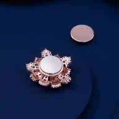 法思梵 梦幻璀璨闪耀浪漫韵味繁花甜美精致气质优雅配饰 轻奢小众森系小清新温柔时尚高级爱心花朵配件 合金 胸针 女款