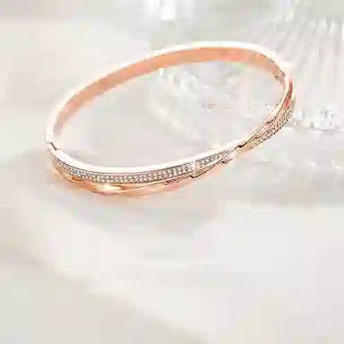 法思梵 永无止境 莫比乌斯 浪漫轻奢显气质 时尚百搭高级感设计 #恋爱告白 铜 手镯 女款