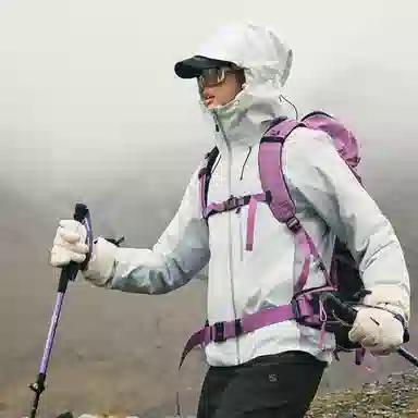 探路者  专业户外登山  防水防风耐磨冲锋衣 女款