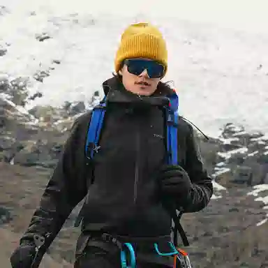 探路者  专业户外登山防风  防水防风耐磨冲锋衣 男款