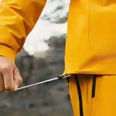 探路者  专业户外登山  防水防风冲锋衣 男款
