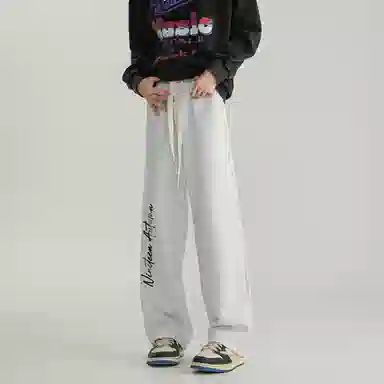 NINETEEN AUTUMN logo