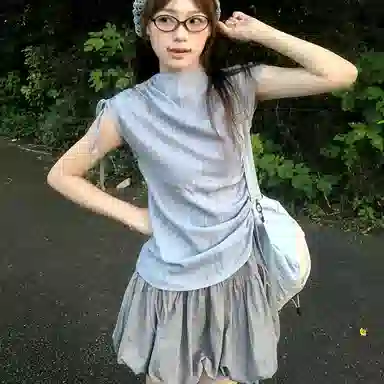 桴生 韩系半高领显瘦修身气质优雅时尚设计感小众蓝色条纹抽绳绑带衬衫无袖上衣高腰休闲宽松花苞短裙裙装套装 女款