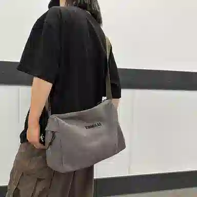 雅鹿 复古休闲旅行休闲简约百搭潮牌 帆布 单肩包帆布包斜挎包 男女同款情侣款 灰色/黑色/绿色/棕色