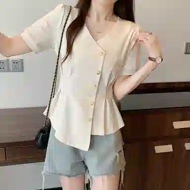 Beauty at 19 2025mm T