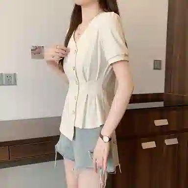 Beauty at 19 2025mm T