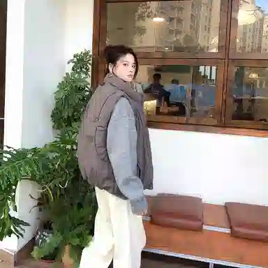 太空冷调肌理感鸭绒工装宽松保暖背心  羽绒马甲  男款