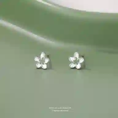 999