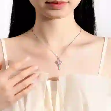 925