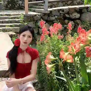 Fashion Brand Slim Tie Short Sleeve T-Shirt Red