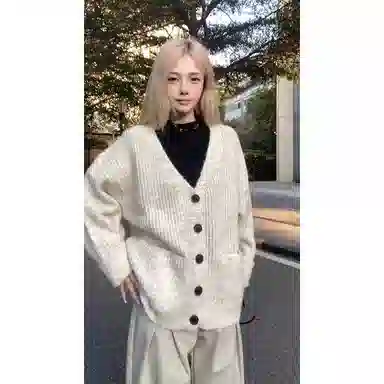 V