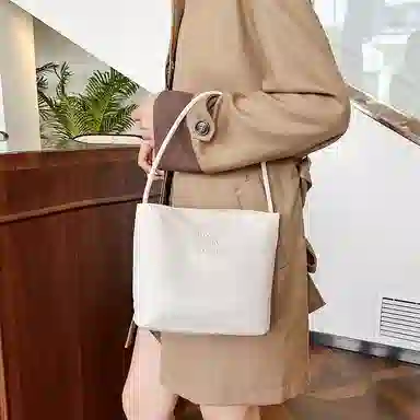 TOUTSEUL YOLO Bucket Bag