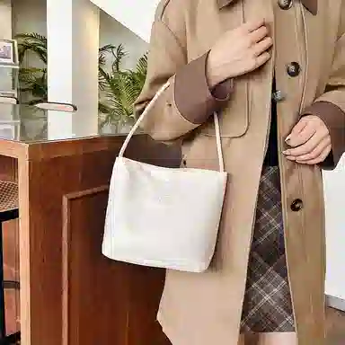 TOUTSEUL YOLO Bucket Bag