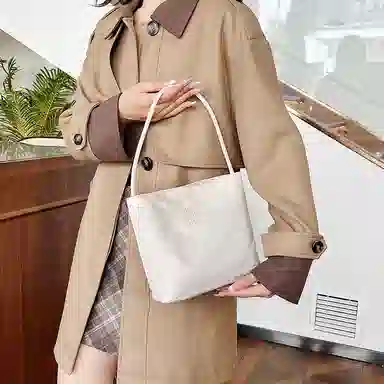 TOUTSEUL YOLO Bucket Bag