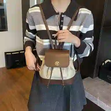 Dusun Kangaroo Oil Painting Light Shadow Backpack