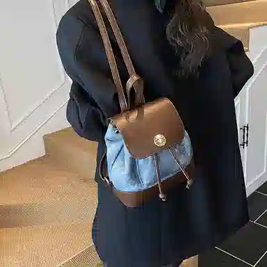 Dusun Kangaroo Oil Painting Light Shadow Backpack