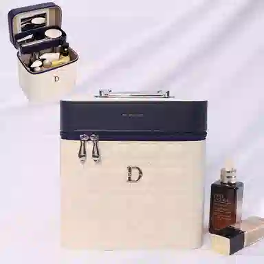 艾情草之恋 高颜值大容量便携手提化妆包