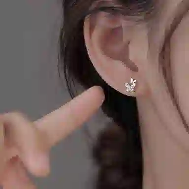 【足银999|养耳洞】 极昼 蝴蝶飘舞简约精致小众高级感 独特设计感轻奢甜美气质日常通勤百搭#好运 锆石 耳钉 男女同款情侣款