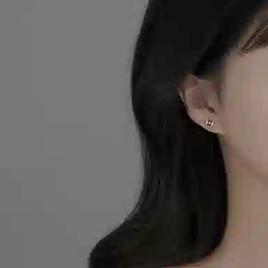 s999