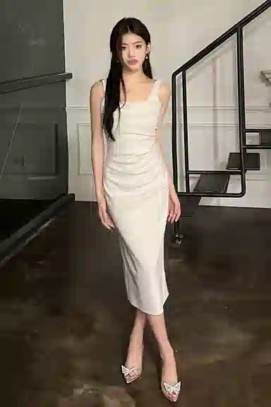 雾闪闪 百搭时尚简约无袖连衣裙 女款