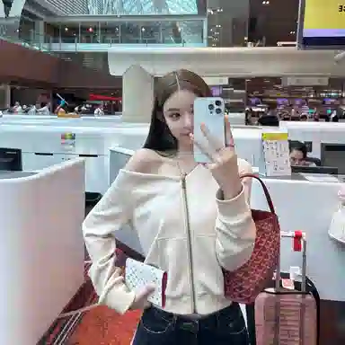 雾闪闪 时尚舒适休闲长袖卫衣 女款