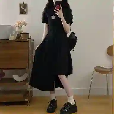 雾闪闪 简约百搭舒适短袖连衣裙 女款