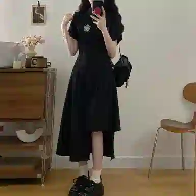 雾闪闪 简约百搭舒适短袖连衣裙 女款