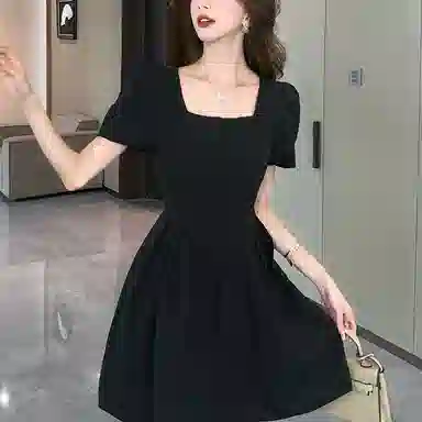 雾闪闪 时尚百搭纯色简约短袖连衣裙 女款