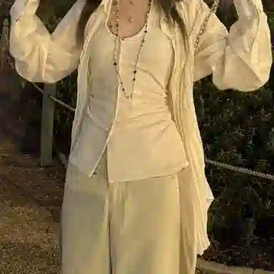 雾闪闪 纯色百搭休闲长袖衬衫 女款