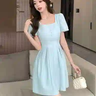 雾闪闪 时尚百搭纯色简约短袖连衣裙 女款