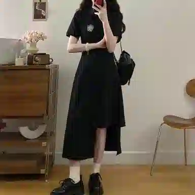 雾闪闪 简约百搭舒适短袖连衣裙 女款