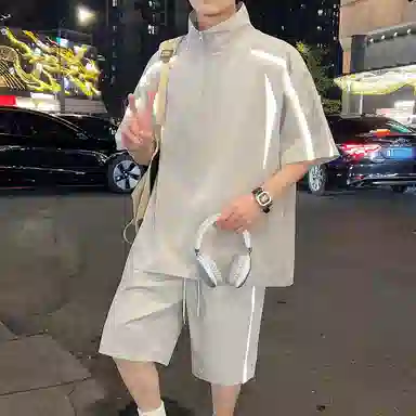 沐诚阳译 经典潮牌户外与学院风服饰组合休闲运动套装 男女同款