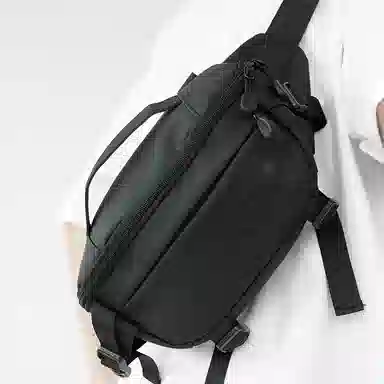 泰格奴 日常百搭简约小众 尼龙 胸包 男女同款情侣款 多色