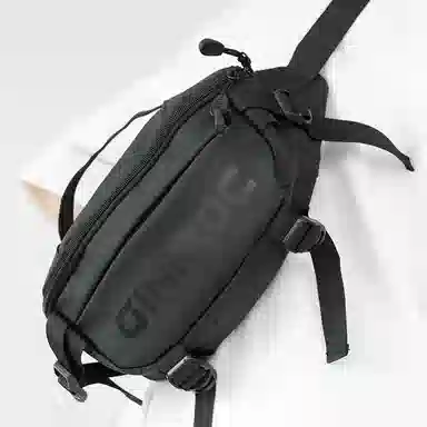 泰格奴 日常百搭简约小众 尼龙 胸包 男女同款情侣款 多色