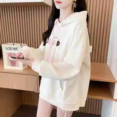 沐晓欣 连帽薄款卡通卫衣 女款