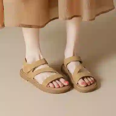 卓诗尼 合成革 百搭 复古 魔术贴 软底 沙滩凉鞋 女款 杏色