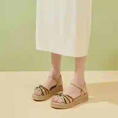 DAPHNE